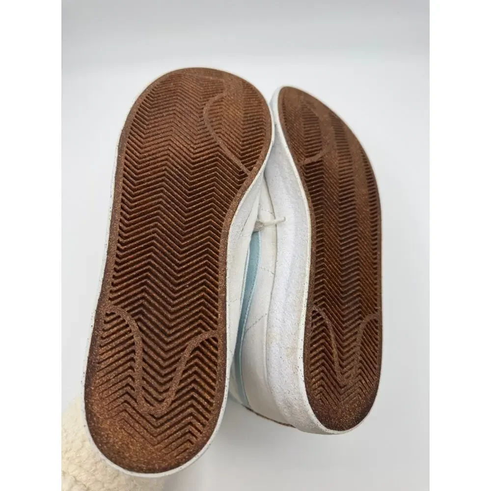 Nike Sneakers - Women's 8.5